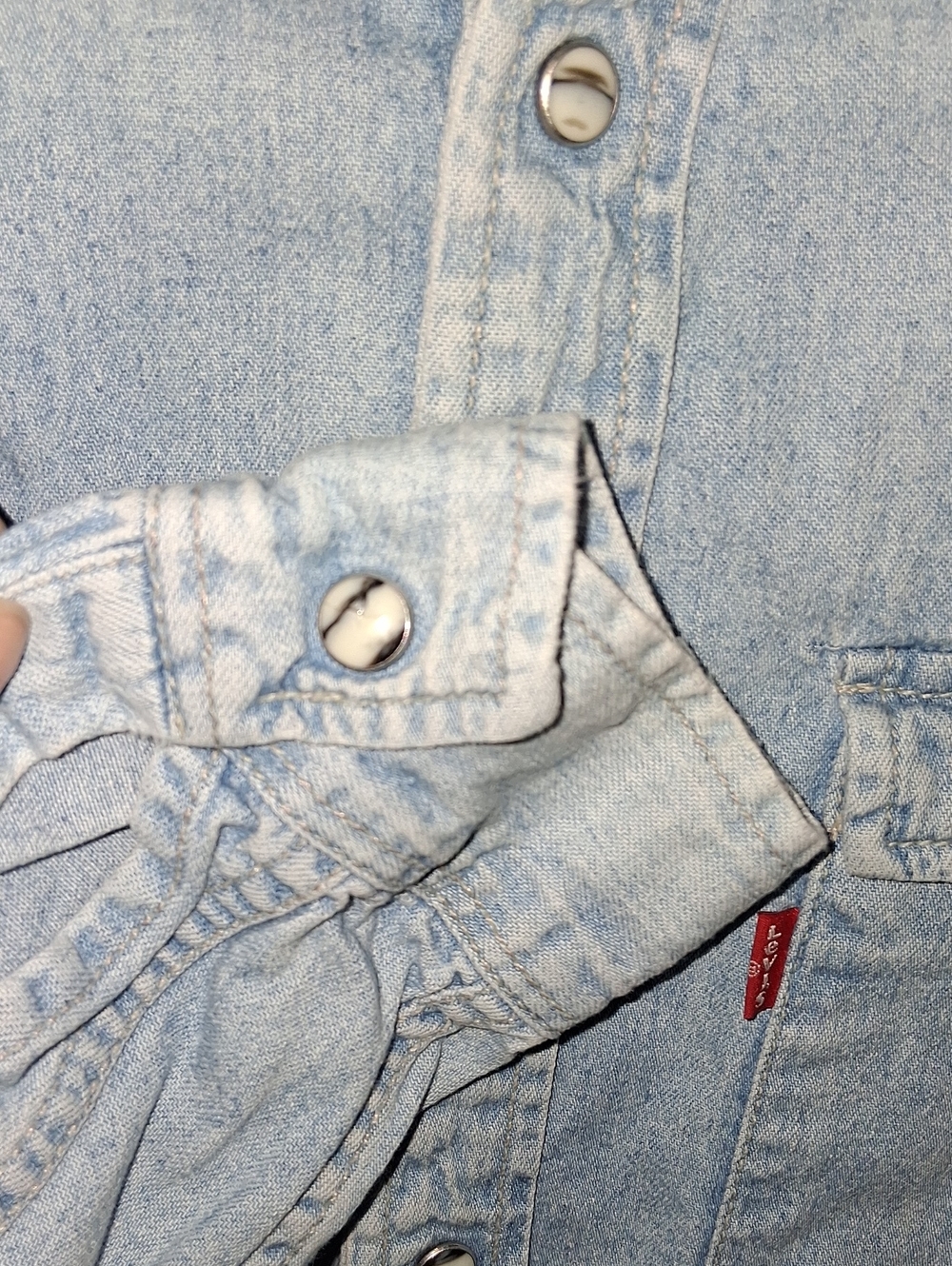 🎉2/$13 Vintage Levi's Light Blue Denim Shirt Jacket - Picture 4 of 5